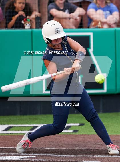 Thumbnail 1 in Keller vs. Guyer (UIL 6A Regional Final) photogallery.