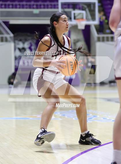 Thumbnail 3 in Lone Peak vs. Fremont (UHSAA 6A Quarterfinal) photogallery.