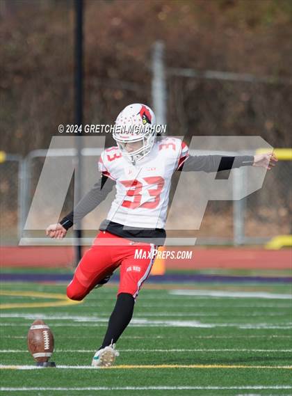 Thumbnail 2 in Staples vs. Greenwich (CIAC Class LL Semifinal) photogallery.