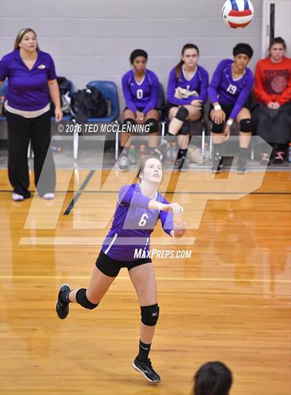 Thumbnail 2 in Episcopal vs. Mayflower (AHSAA 3A 2nd Round Playoff) photogallery.