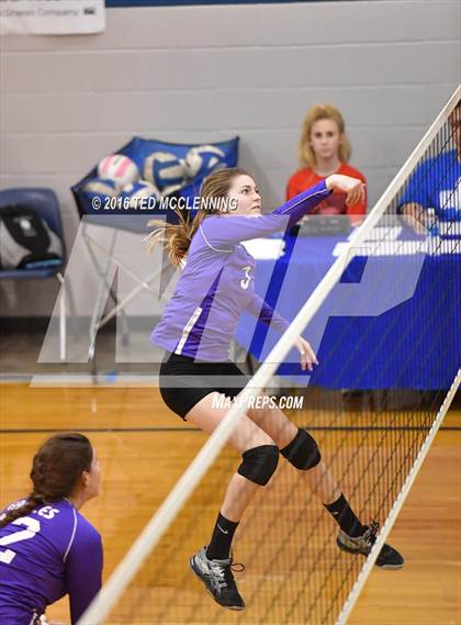 Thumbnail 2 in Episcopal vs. Mayflower (AHSAA 3A 2nd Round Playoff) photogallery.
