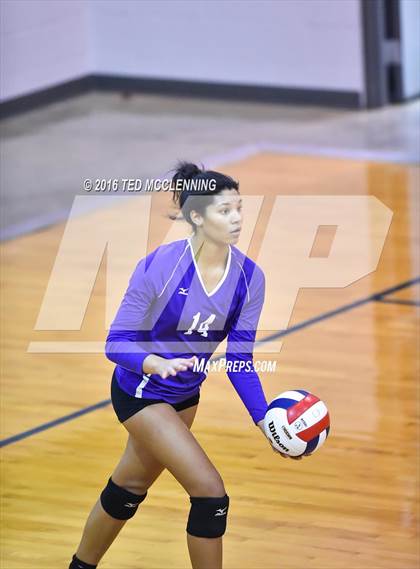 Thumbnail 2 in Episcopal vs. Mayflower (AHSAA 3A 2nd Round Playoff) photogallery.