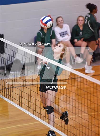 Thumbnail 2 in Episcopal vs. Mayflower (AHSAA 3A 2nd Round Playoff) photogallery.
