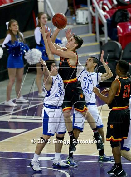 Thumbnail 1 in Jesuit vs Davis photogallery.