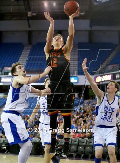 Thumbnail 3 in Jesuit vs Davis photogallery.