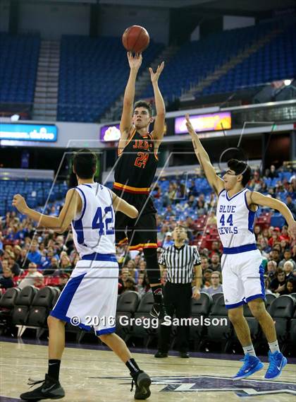 Thumbnail 3 in Jesuit vs Davis photogallery.