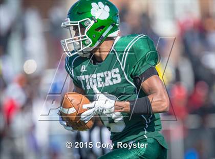 Thumbnail 1 in Wilson vs. Woodson (DCIAA Final) photogallery.