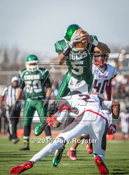 Thumbnail 1 in Wilson vs. Woodson (DCIAA Final) photogallery.