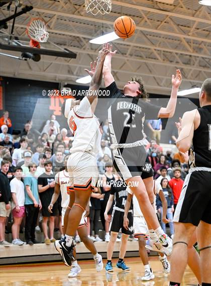 Thumbnail 3 in Ledford @ North Davidson photogallery.