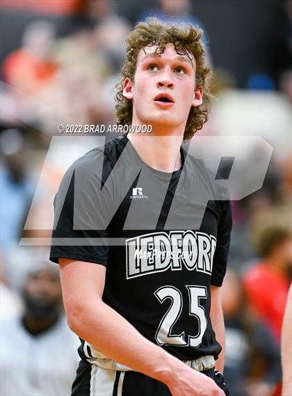 Thumbnail 2 in Ledford @ North Davidson photogallery.