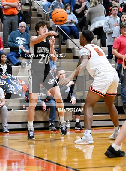 Thumbnail 1 in Ledford @ North Davidson photogallery.