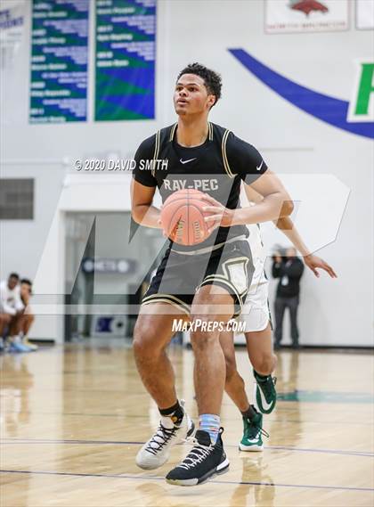 Thumbnail 3 in Raymore-Peculiar vs. Staley (MSHSAA Class 5 Quarterfinal) photogallery.