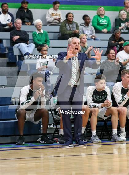 Thumbnail 2 in Raymore-Peculiar vs. Staley (MSHSAA Class 5 Quarterfinal) photogallery.