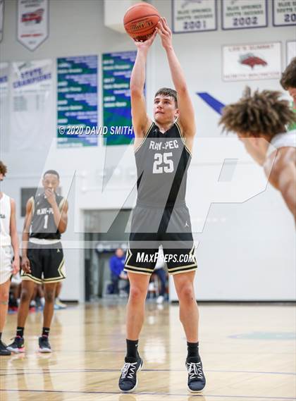 Thumbnail 2 in Raymore-Peculiar vs. Staley (MSHSAA Class 5 Quarterfinal) photogallery.
