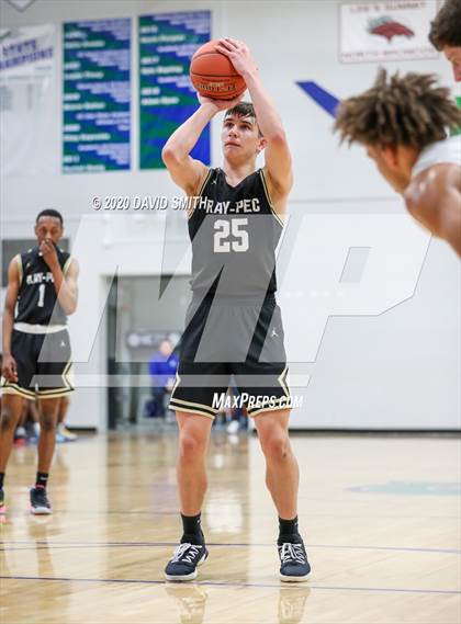 Thumbnail 1 in Raymore-Peculiar vs. Staley (MSHSAA Class 5 Quarterfinal) photogallery.