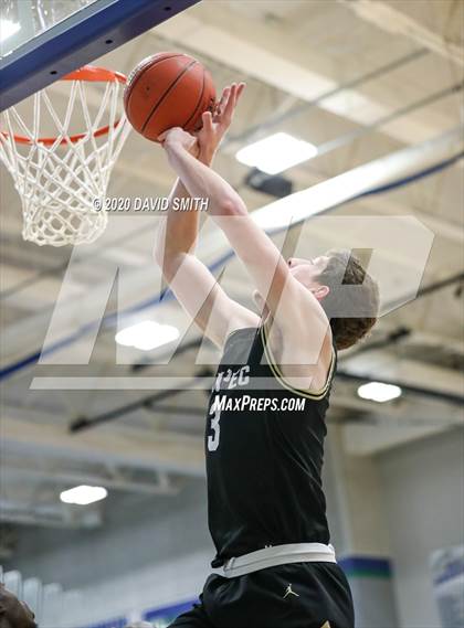 Thumbnail 2 in Raymore-Peculiar vs. Staley (MSHSAA Class 5 Quarterfinal) photogallery.