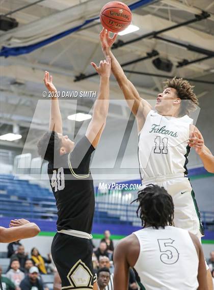 Thumbnail 2 in Raymore-Peculiar vs. Staley (MSHSAA Class 5 Quarterfinal) photogallery.