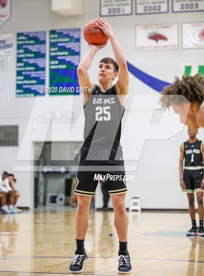 Thumbnail 3 in Raymore-Peculiar vs. Staley (MSHSAA Class 5 Quarterfinal) photogallery.