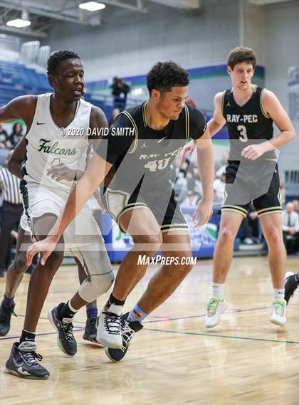 Thumbnail 1 in Raymore-Peculiar vs. Staley (MSHSAA Class 5 Quarterfinal) photogallery.