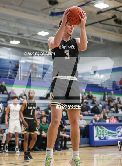 Thumbnail 3 in Raymore-Peculiar vs. Staley (MSHSAA Class 5 Quarterfinal) photogallery.