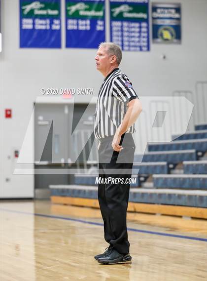 Thumbnail 1 in Raymore-Peculiar vs. Staley (MSHSAA Class 5 Quarterfinal) photogallery.
