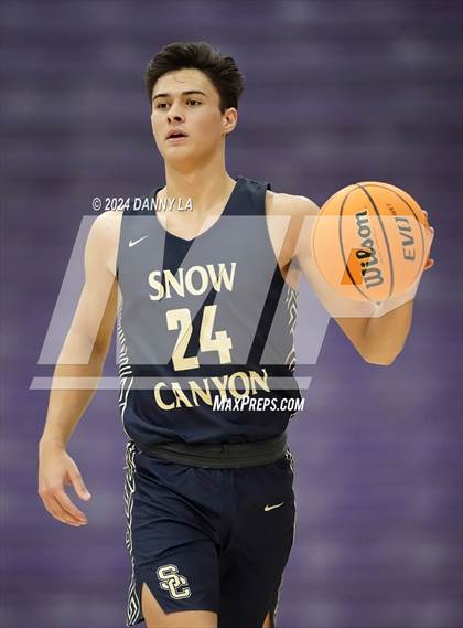 Thumbnail 2 in Snow Canyon vs. Tooele (Riverton Holiday Tournament) photogallery.