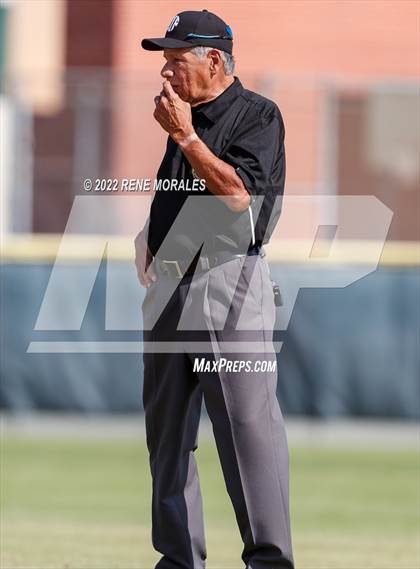 Thumbnail 2 in Century vs Temple City (CIF SS D5 Round 1 Playoff) photogallery.