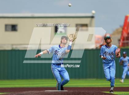 Thumbnail 1 in Sunnyvale vs. Mabank (UIL 4A Bi-District Playoff) photogallery.