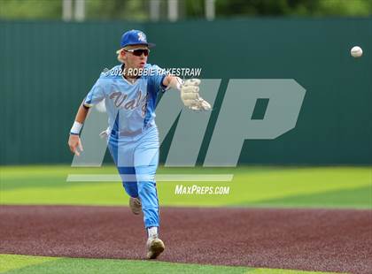 Thumbnail 2 in Sunnyvale vs. Mabank (UIL 4A Bi-District Playoff) photogallery.