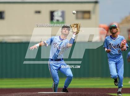 Thumbnail 2 in Sunnyvale vs. Mabank (UIL 4A Bi-District Playoff) photogallery.