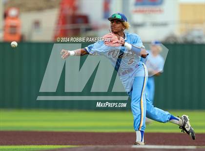 Thumbnail 3 in Sunnyvale vs. Mabank (UIL 4A Bi-District Playoff) photogallery.