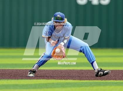 Thumbnail 2 in Sunnyvale vs. Mabank (UIL 4A Bi-District Playoff) photogallery.