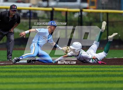 Thumbnail 3 in Sunnyvale vs. Mabank (UIL 4A Bi-District Playoff) photogallery.