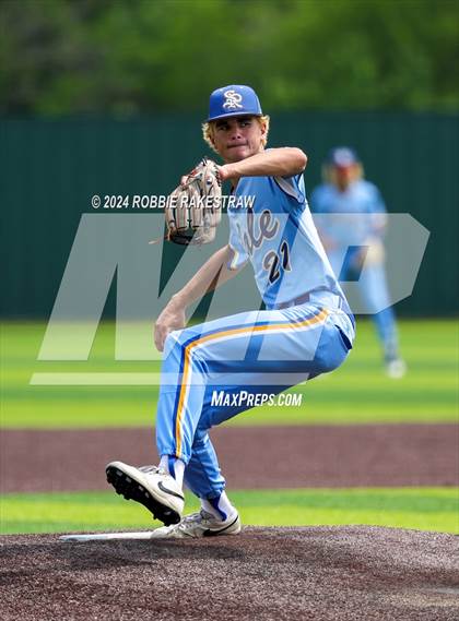 Thumbnail 3 in Sunnyvale vs. Mabank (UIL 4A Bi-District Playoff) photogallery.