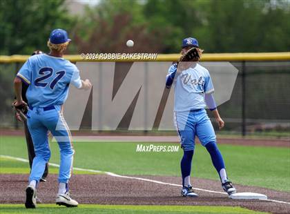 Thumbnail 1 in Sunnyvale vs. Mabank (UIL 4A Bi-District Playoff) photogallery.
