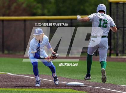 Thumbnail 1 in Sunnyvale vs. Mabank (UIL 4A Bi-District Playoff) photogallery.