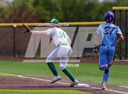 Thumbnail 3 in Sunnyvale vs. Mabank (UIL 4A Bi-District Playoff) photogallery.