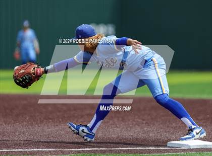 Thumbnail 2 in Sunnyvale vs. Mabank (UIL 4A Bi-District Playoff) photogallery.