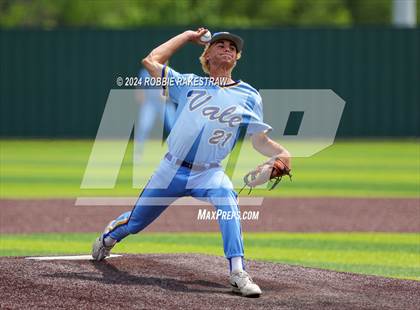 Thumbnail 1 in Sunnyvale vs. Mabank (UIL 4A Bi-District Playoff) photogallery.