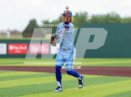 Thumbnail 1 in Sunnyvale vs. Mabank (UIL 4A Bi-District Playoff) photogallery.