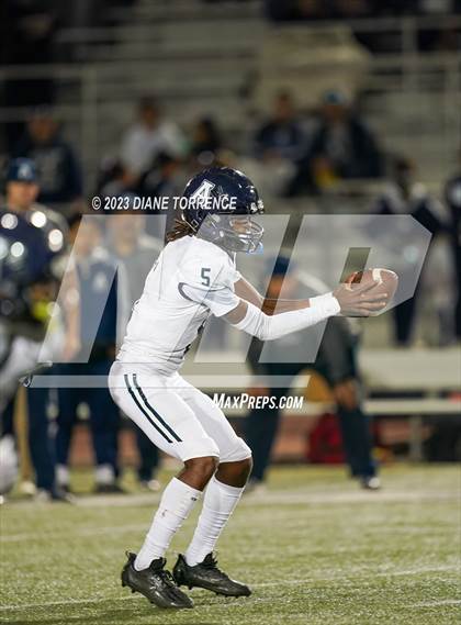 Thumbnail 1 in Aquinas @ Foothill (CIF SS Division 5 Round 1) photogallery.
