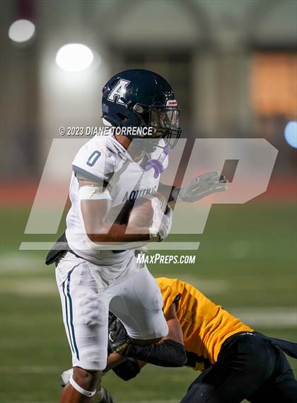 Thumbnail 2 in Aquinas @ Foothill (CIF SS Division 5 Round 1) photogallery.