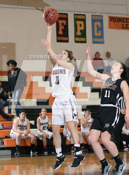 Thumbnail 3 in Valley Christian vs. Bear River (Mesa Verde Challenge) photogallery.