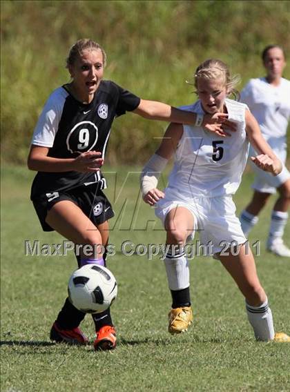 Thumbnail 1 in Crockett County @ Sevier County (Sevier County Invitational) photogallery.