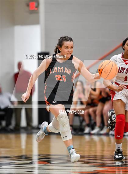 Thumbnail 3 in McGehee vs Lamar (AAA 3A State Playoff second round) photogallery.