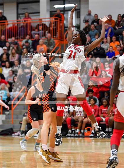 Thumbnail 3 in McGehee vs Lamar (AAA 3A State Playoff second round) photogallery.