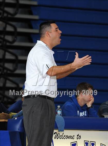 Thumbnail 3 in Dixon vs. Davis (Les Curry Invitational) photogallery.