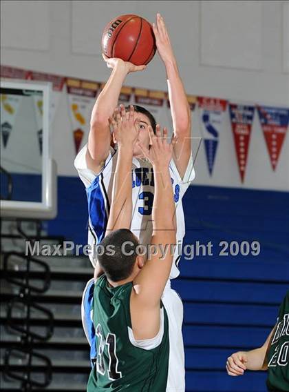 Thumbnail 3 in Dixon vs. Davis (Les Curry Invitational) photogallery.