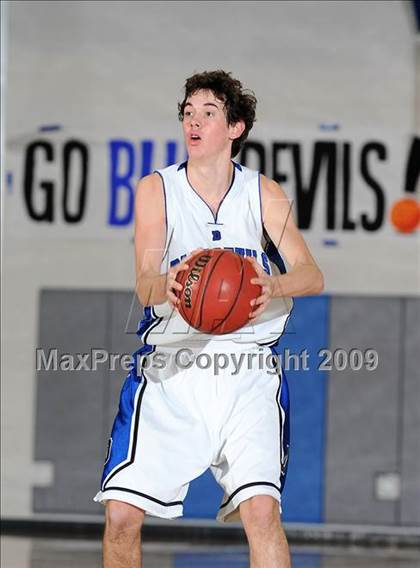 Thumbnail 3 in Dixon vs. Davis (Les Curry Invitational) photogallery.