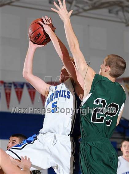 Thumbnail 3 in Dixon vs. Davis (Les Curry Invitational) photogallery.
